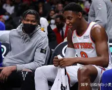 纽约尼克斯训练开放日，今晨状态回暖引欢呼，意大利杯在即，医务组通报恢复的简单介绍