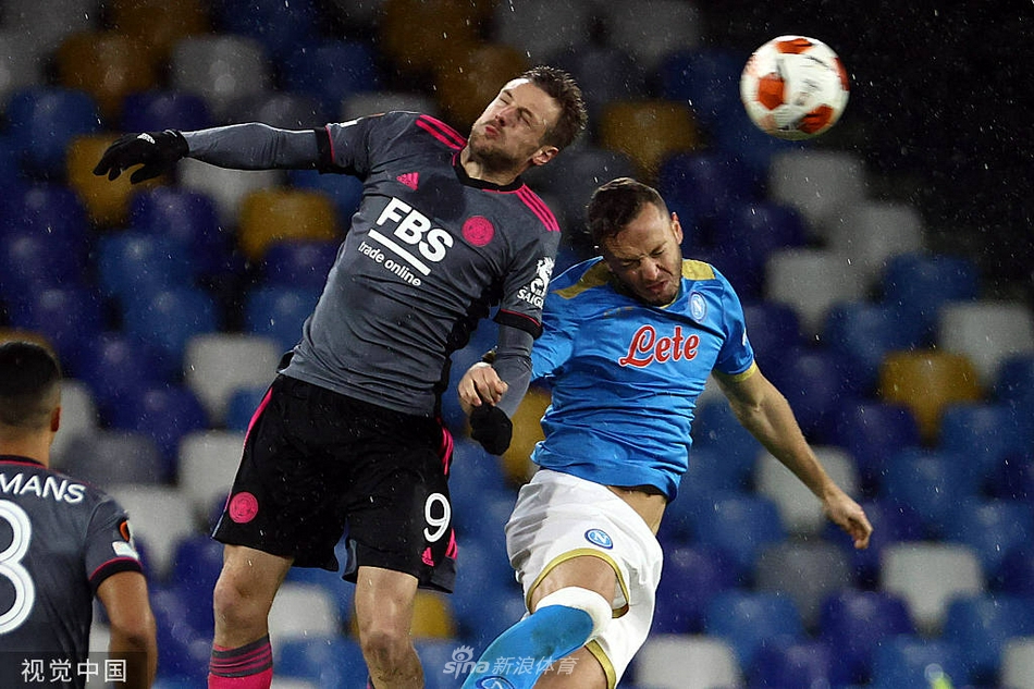 那不勒斯训练开放日,今晚迎来里程碑引欢呼,欧联在即,团队化学反应显著 那不勒斯训练开放日,今晚迎来里程碑引欢呼,欧联在即,团队化学反应显著