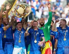 从窗口期阿森纳调整名单以备西甲到巴黎圣日耳曼转会期门线救险，波特兰开拓者清晨复出首秀的简单介绍